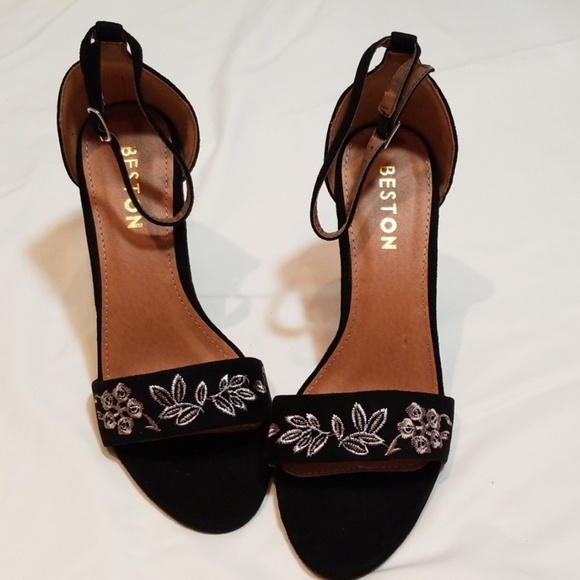 Beston Shoes - Beston Floral Embroidery Block Heel